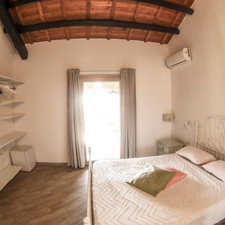 Bed and Breakfast Domu Virginia Castiadas Exterior foto