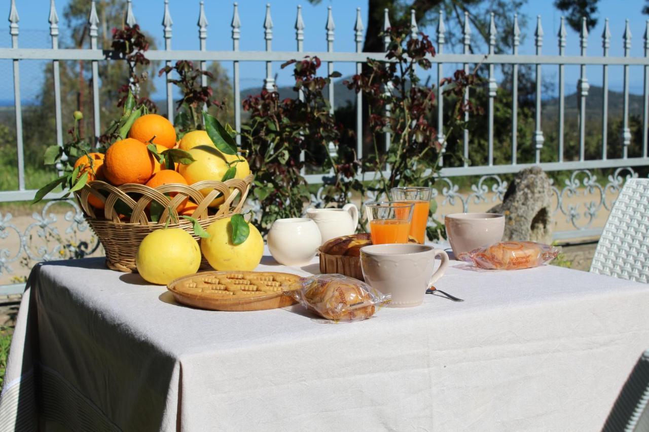 Bed and Breakfast Domu Virginia Castiadas Exterior foto