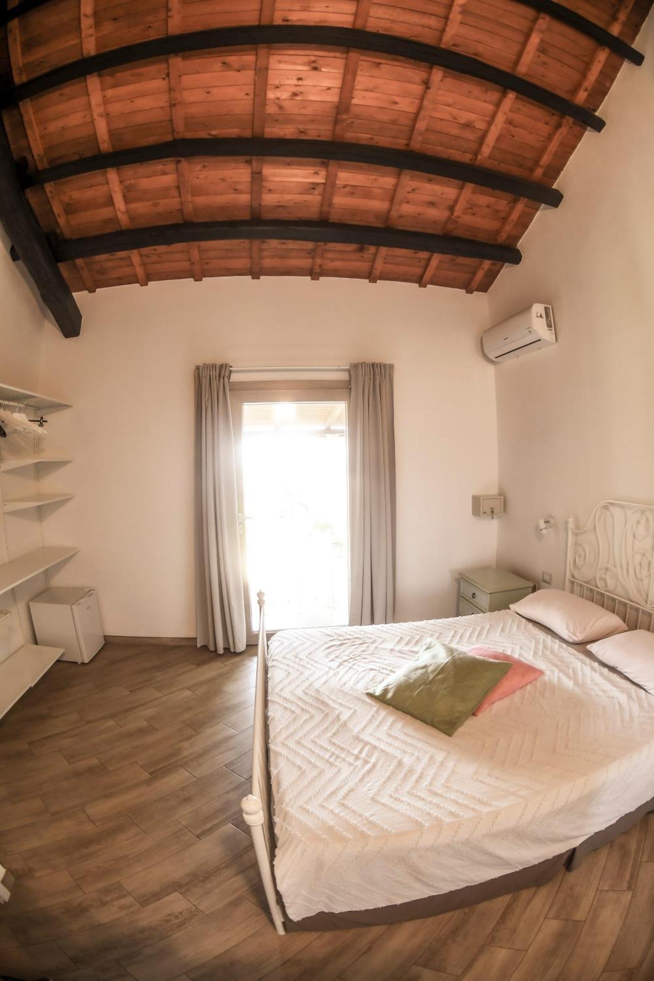 Bed and Breakfast Domu Virginia Castiadas Exterior foto