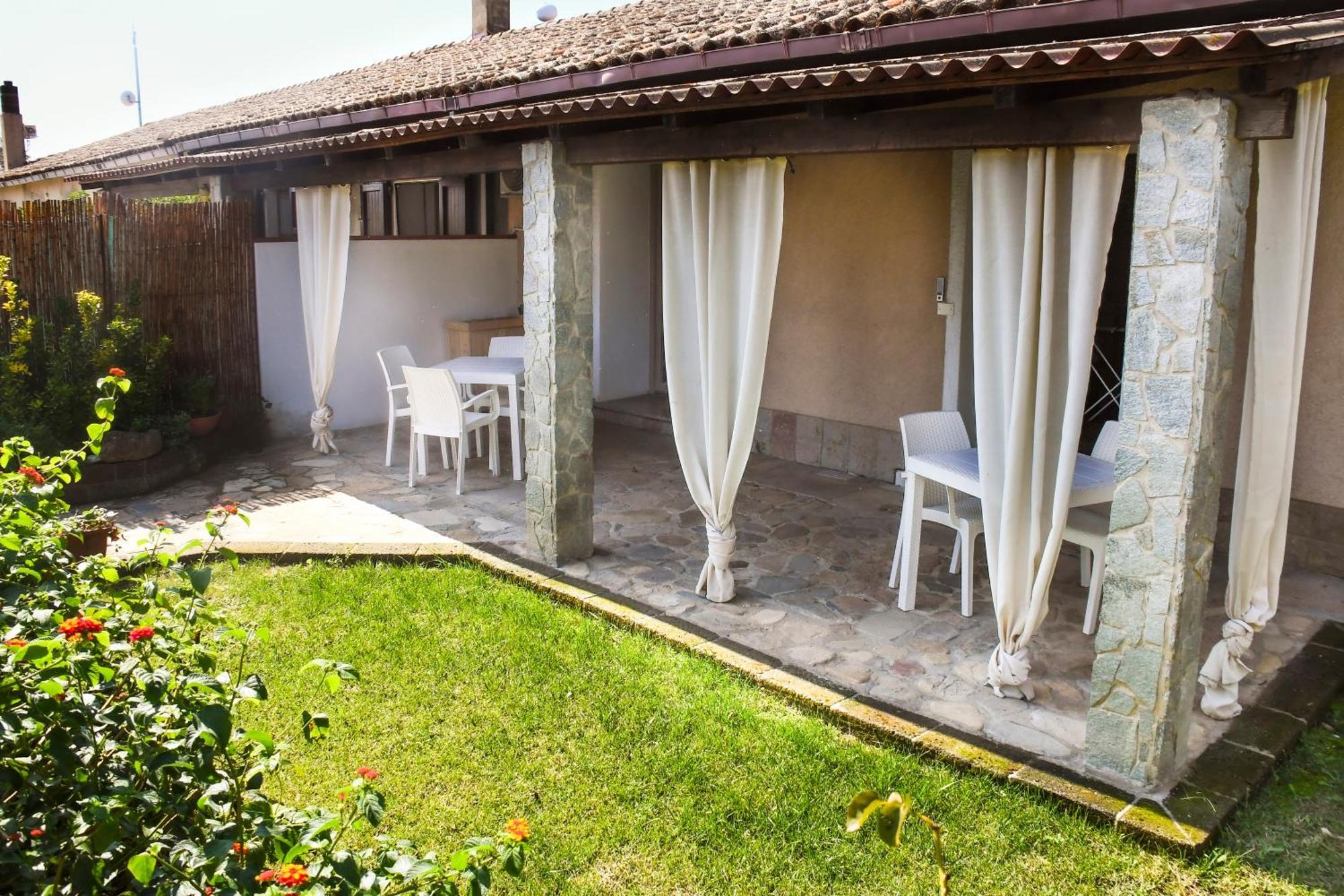 Bed and Breakfast Domu Virginia Castiadas Exterior foto